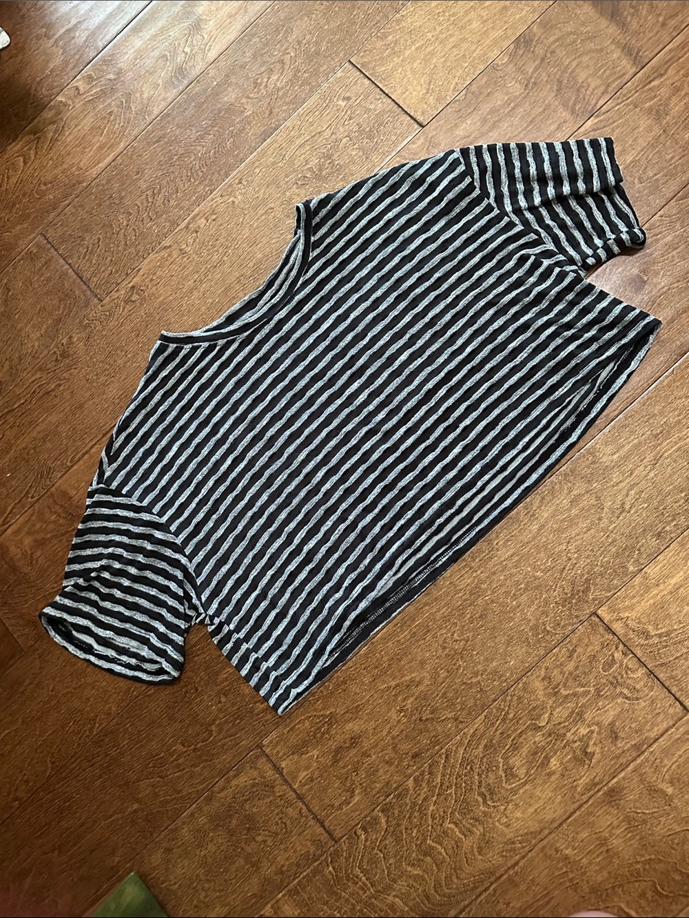 Dazy Black & Grey Striped Short Sleeve Women’s Tee L